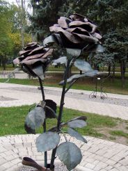 Парк кованых скульптур в Донецке